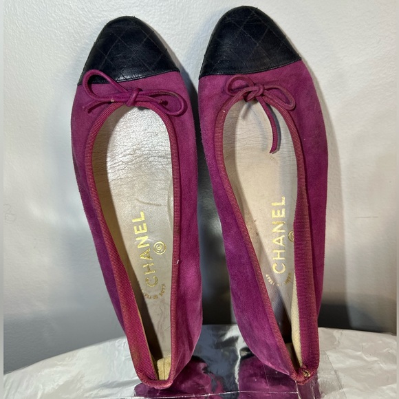 CHANEL Quilted Cap-Toe Ballet Flats – Magenta Suede & Black Leather (Size 37) 🩰 - Picture 8 of 8